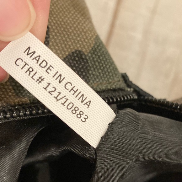 Harley-Davidson Camouflage Bucket Shoulder Bag With Studs - Picture 13 of 14